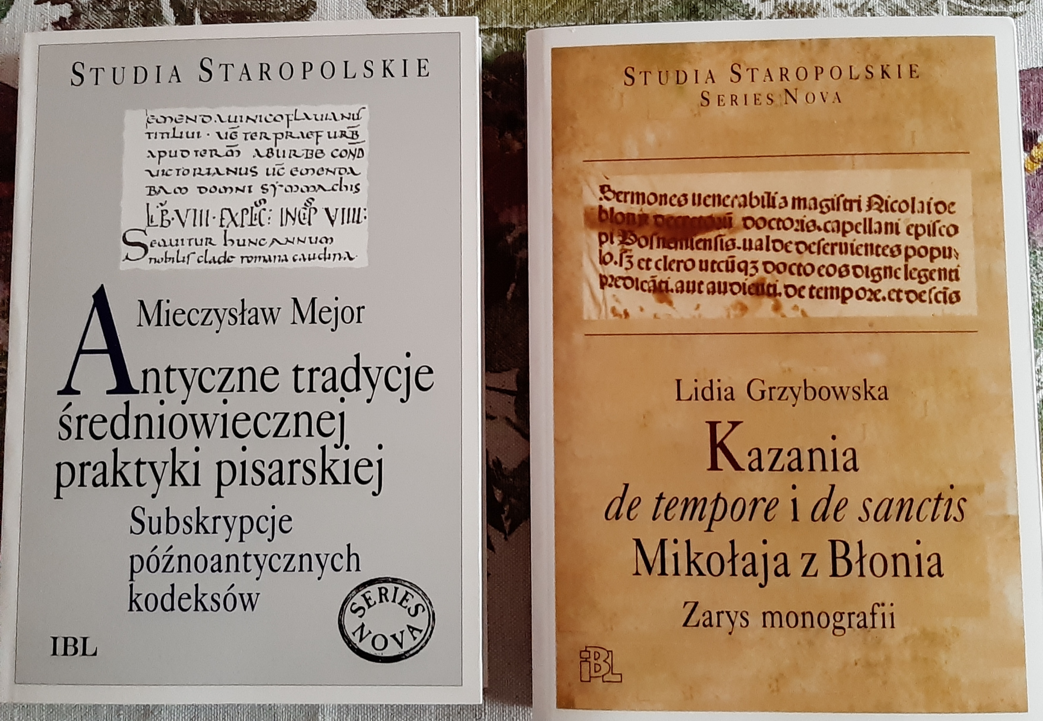Mieczysław Mejor: Antyczne tradycje średniowiecznej praktyki pisarskiej. Subskrypcje późnoantycznych kodeksów; Lidia Grzybowska: Kazania de tempore i de sanctis Mikołaja z Błonia. Zarys monografii