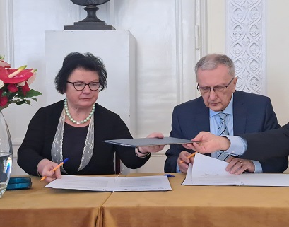 Od lewej: prof. Hanna Krajewska, prof. Jerzy Langer