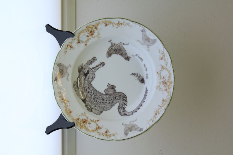 Natalia Lewandowska, „Śluby Panieńskie” Aleksander Fredro, talerz / porcelana, nadruk, 2023